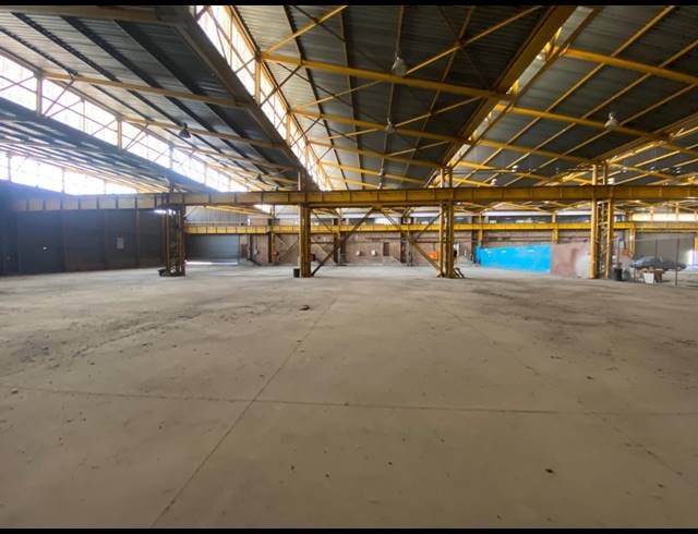 8,651M² WAREHOUSE FOR SALE IN STORMILL